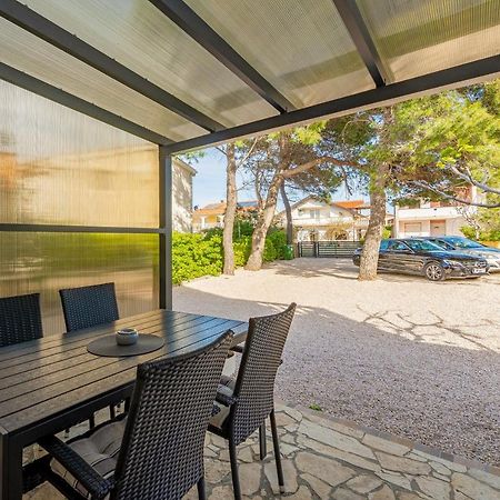 Apartments Villa Agape Vir Exterior photo