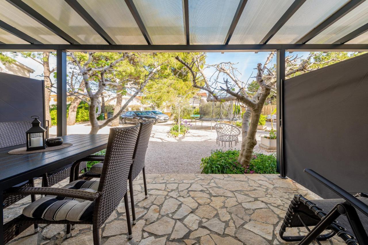 Apartments Villa Agape Vir Exterior photo