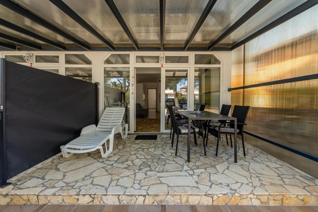 Apartments Villa Agape Vir Exterior photo