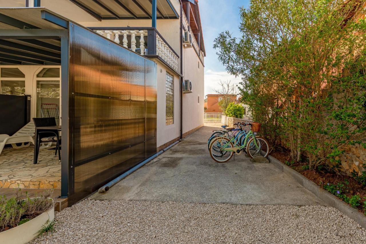 Apartments Villa Agape Vir Exterior photo