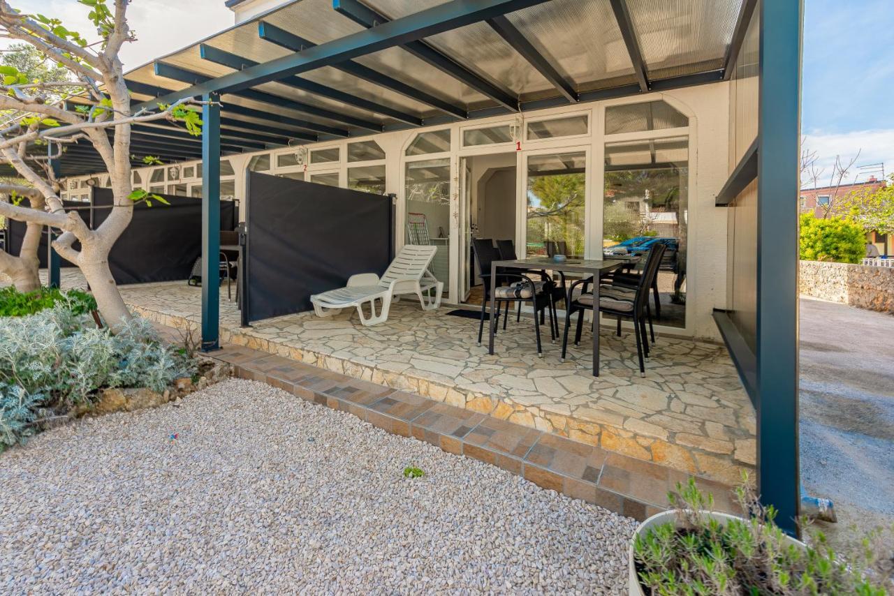 Apartments Villa Agape Vir Exterior photo